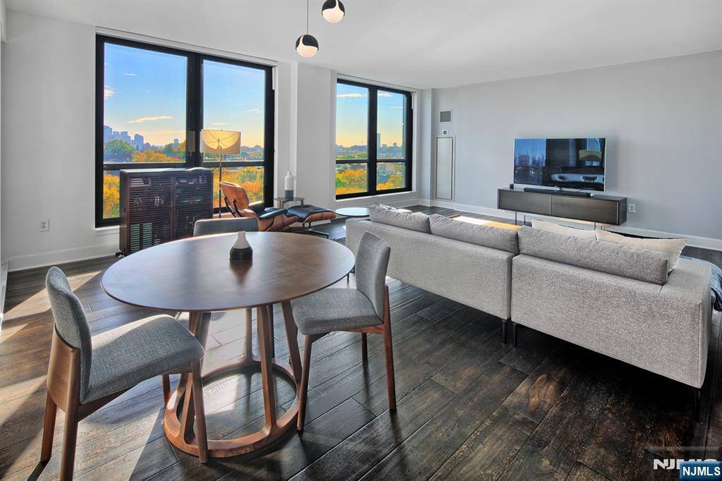 Hoboken, NJ 07030,1025 Maxwell LN #1104