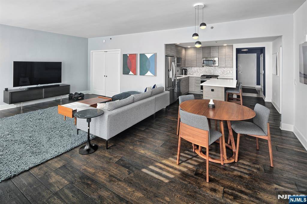 Hoboken, NJ 07030,1025 Maxwell LN #1104