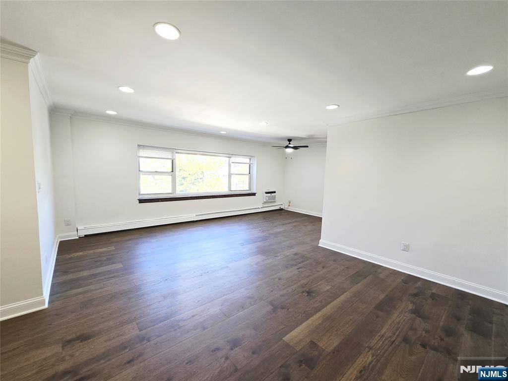 Fort Lee, NJ 07024,1575 Center AVE #4B