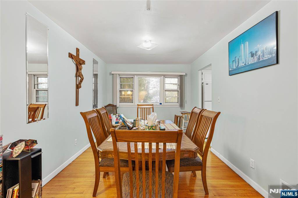 Paramus, NJ 07652,366 Forest AVE