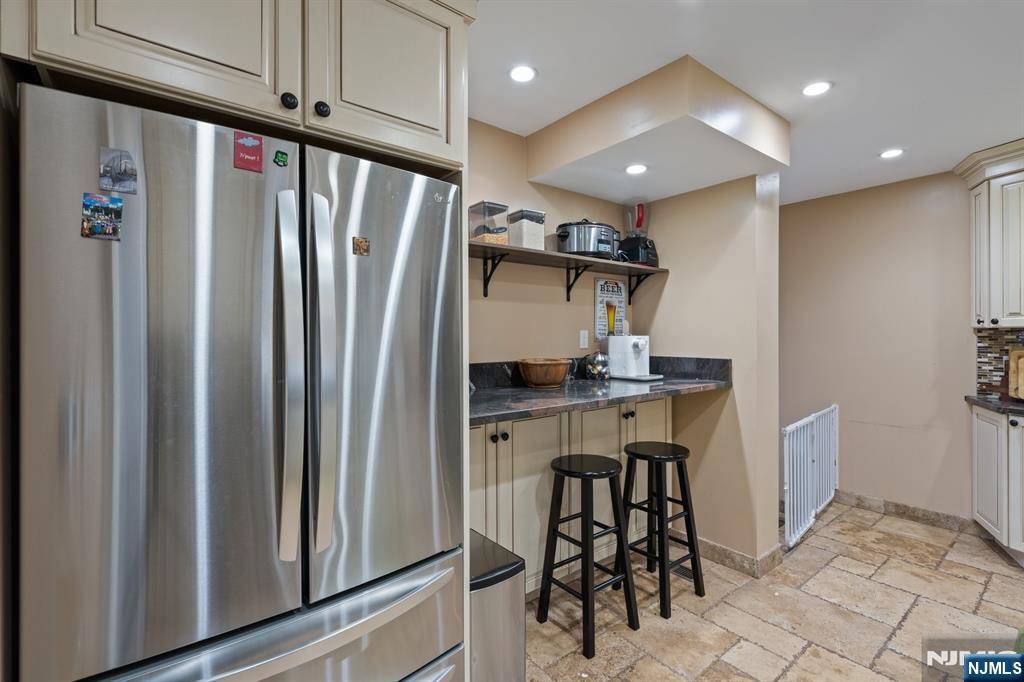 Hasbrouck Heights, NJ 07604,74 Kipp AVE