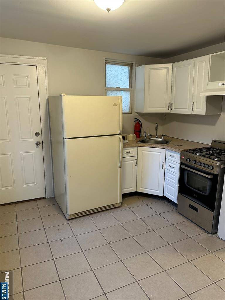 Orange, NJ 07050,216 Wallace ST