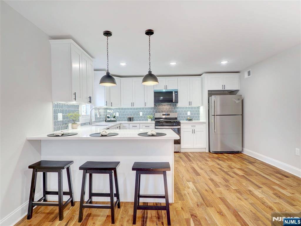 East Orange, NJ 07018,495 Clinton ST