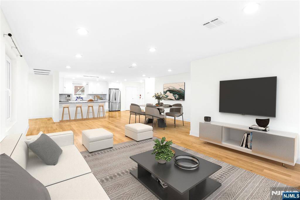 Nutley, NJ 07110,71 Saint Marys PL