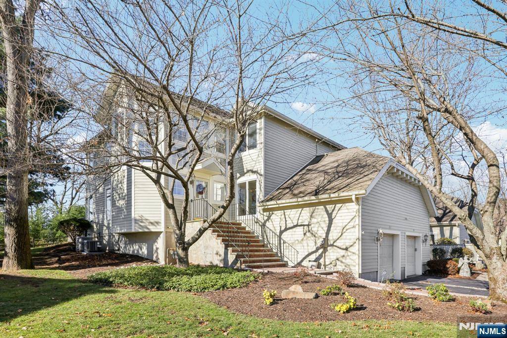 Wayne, NJ 07470,133 Easedale RD