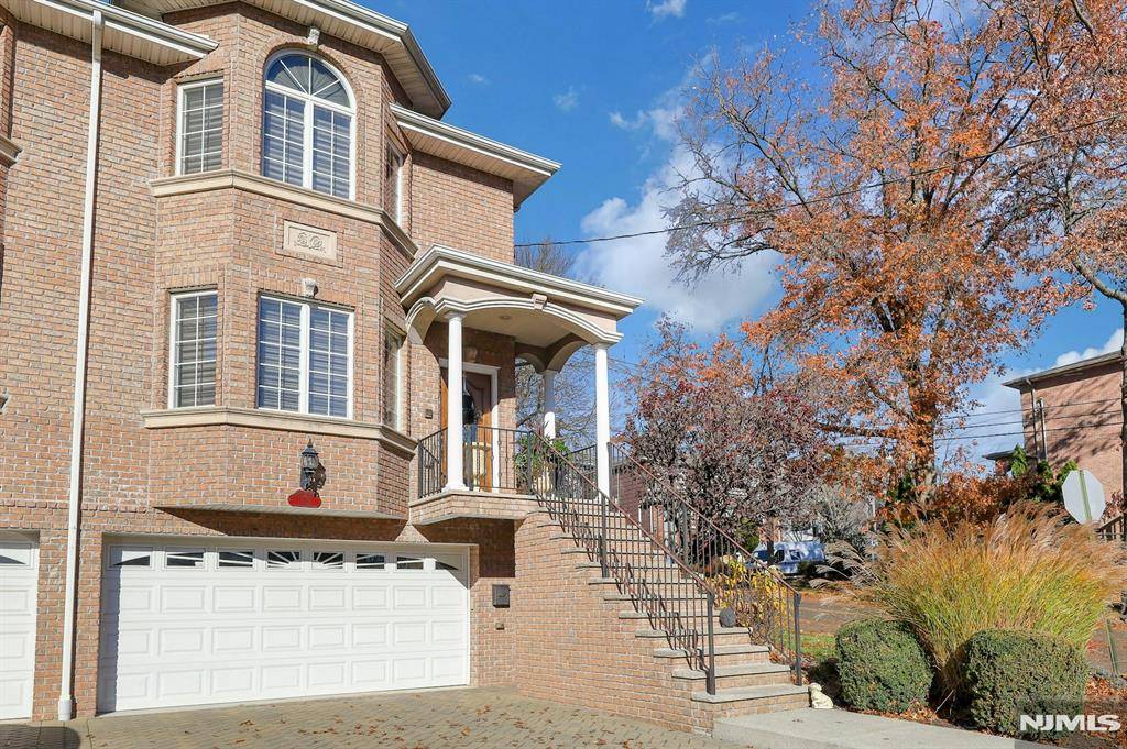 Palisades Park, NJ 07650,135 Abbott AVE #2