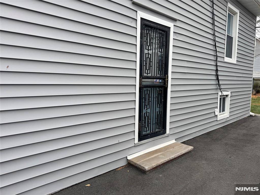 North Arlington, NJ 07031,9 Beaver AVE #2