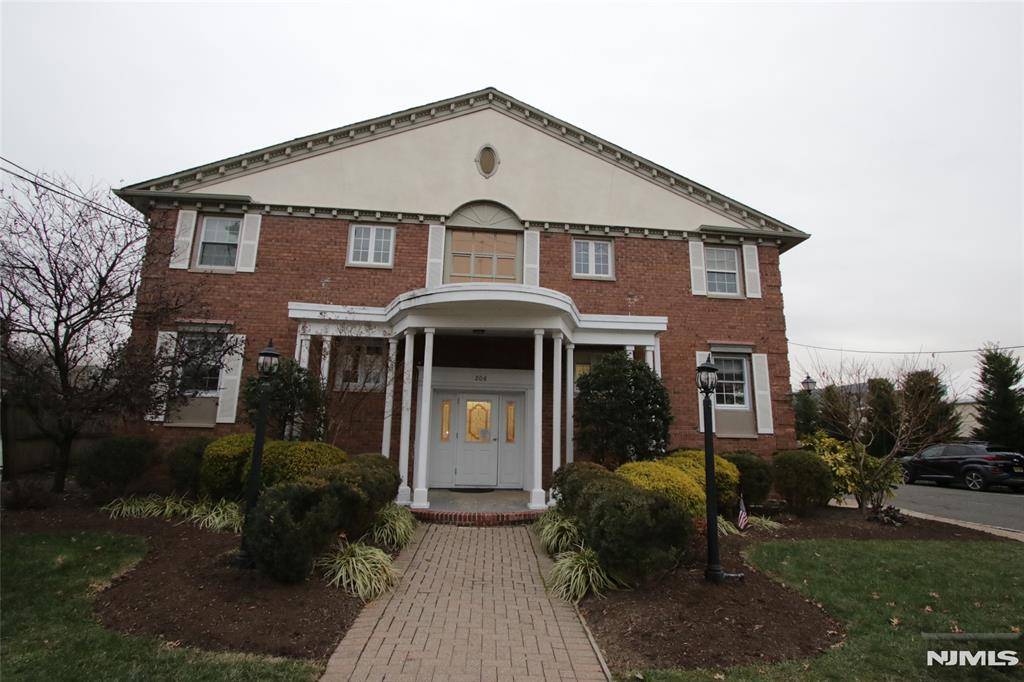 Millburn, NJ 07041,206 Main ST