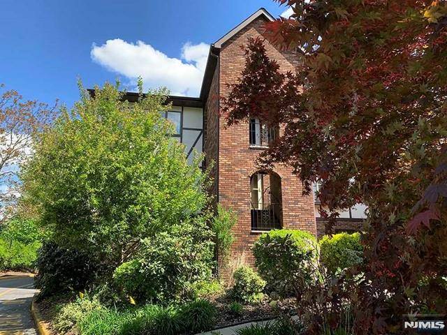 Park Ridge, NJ 07656,126 Hawthorne AVE