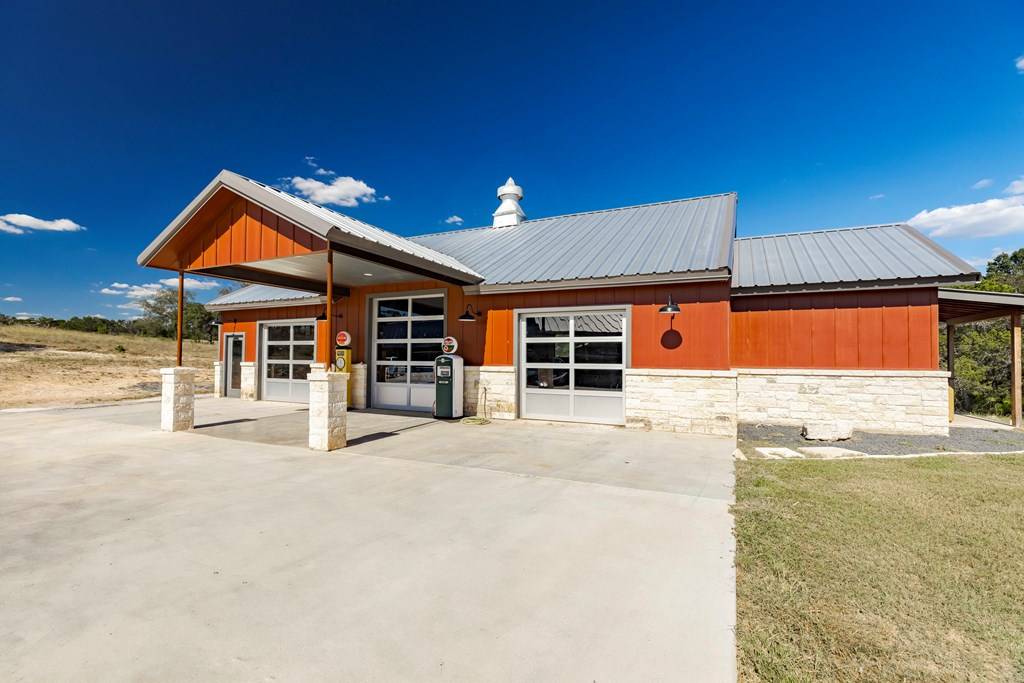 Hunt, TX 78025,1288 Hwy 39