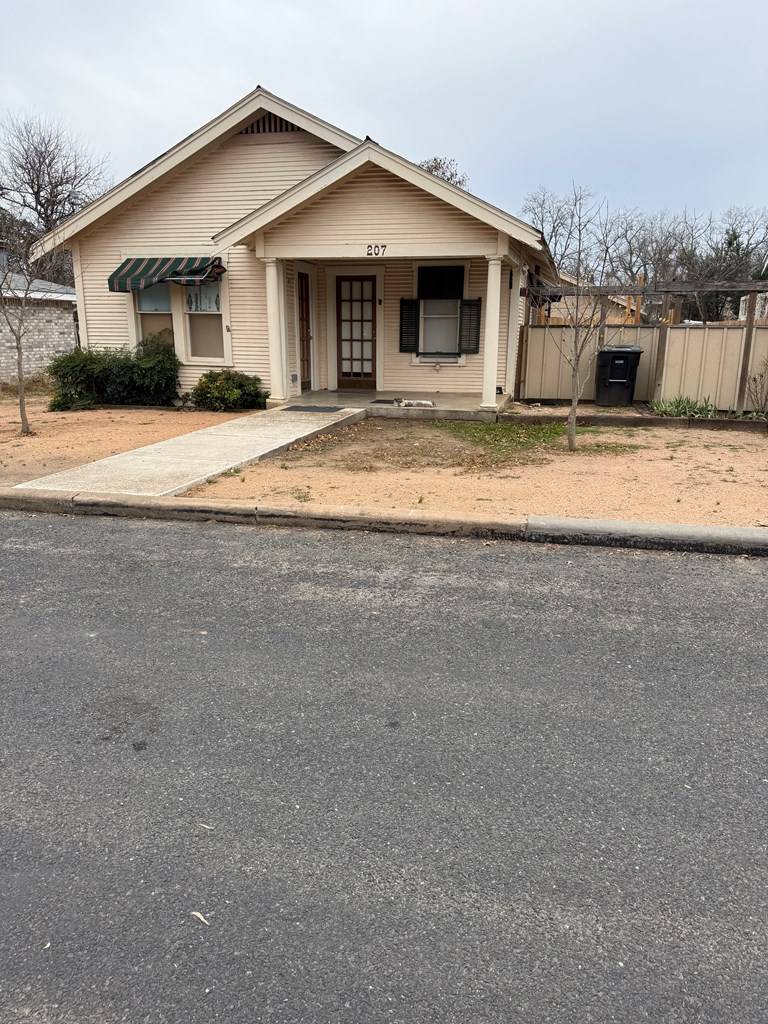 Fredericksburg, TX 78624,207 Mistletoe St