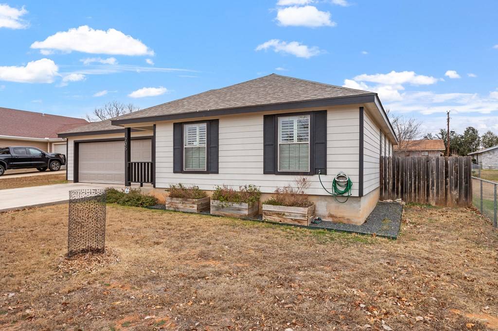 Fredericksburg, TX 78624,205 Green Oaks Loop