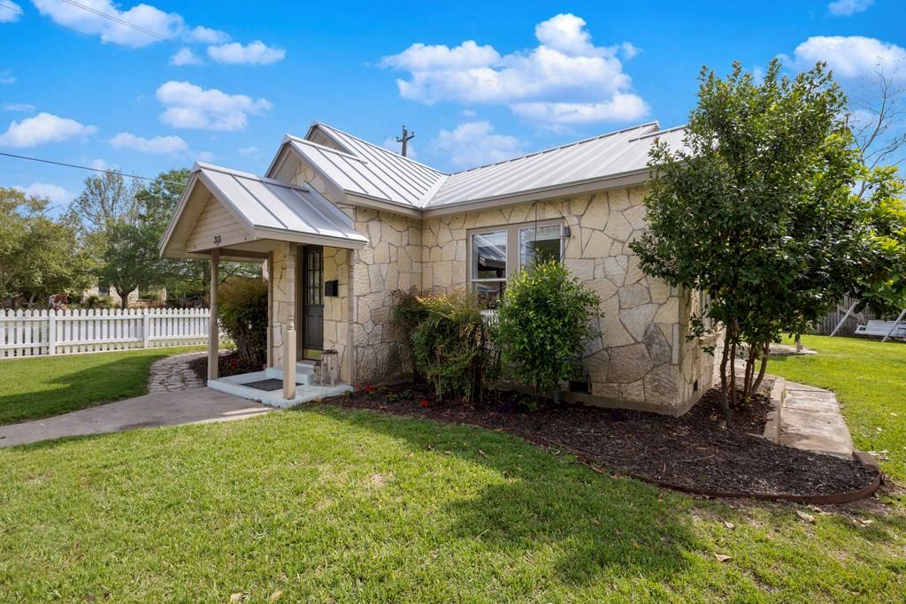Fredericksburg, TX 78624,311 Centre St