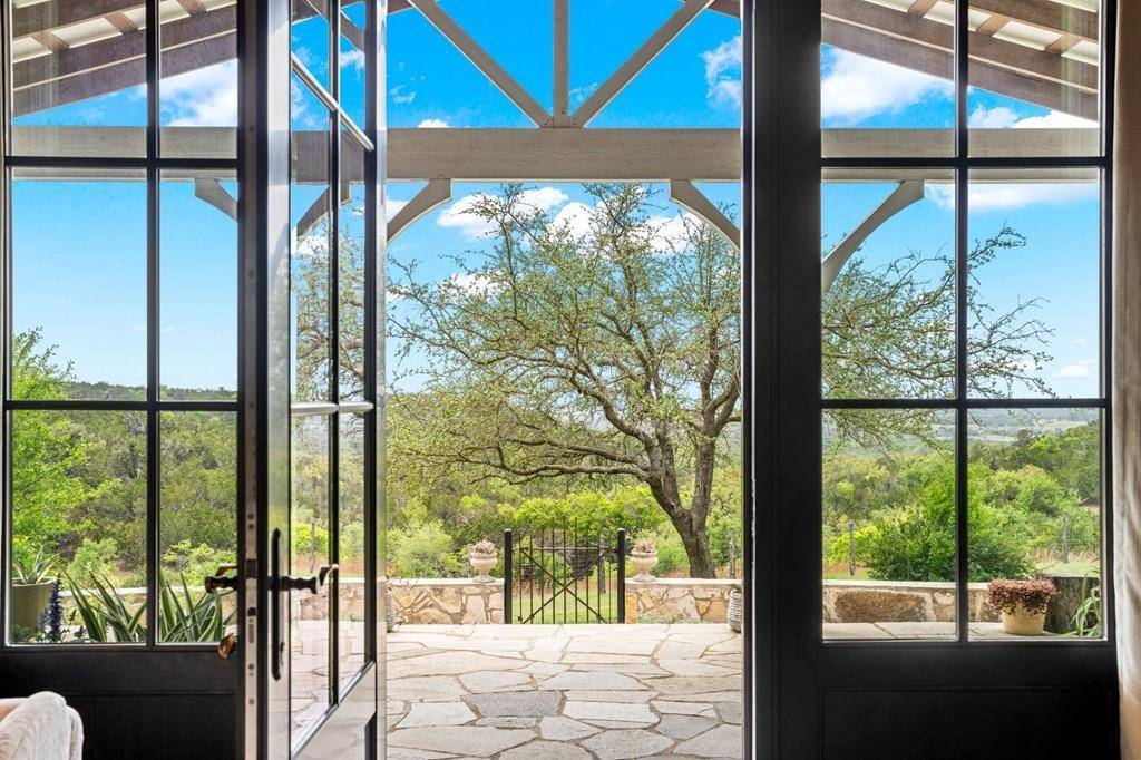 Fredericksburg, TX 78624,271 Royal View Dr