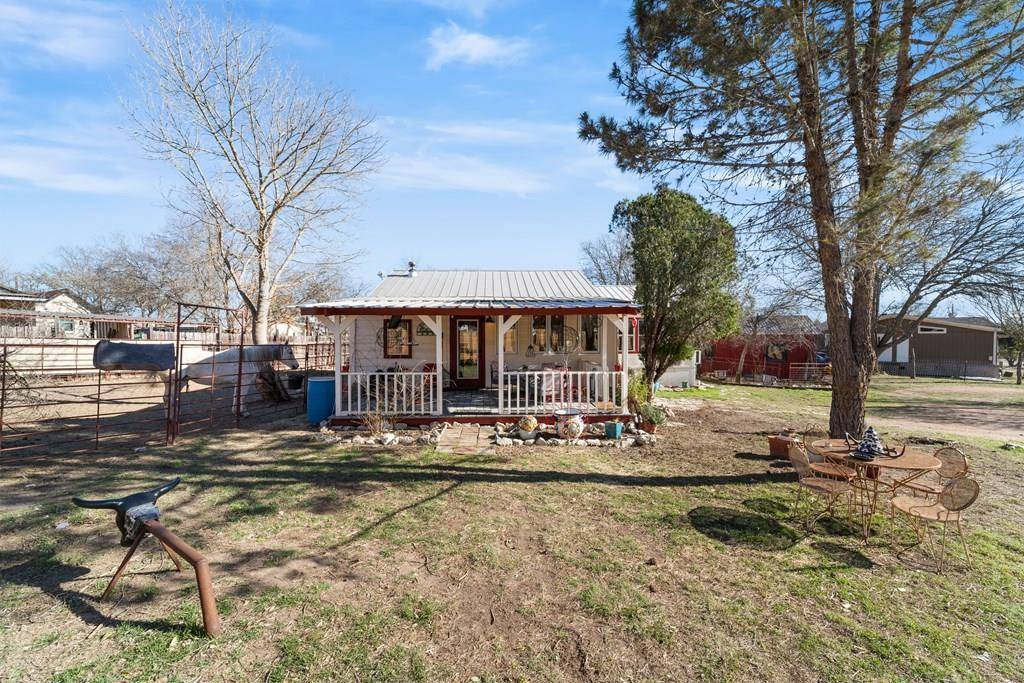 Center Point, TX 78010,117 Reading Ave