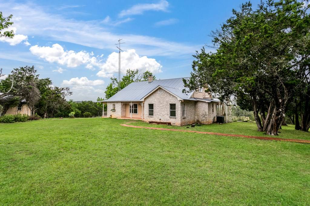 Fredericksburg, TX 78624,284 Wren Ln