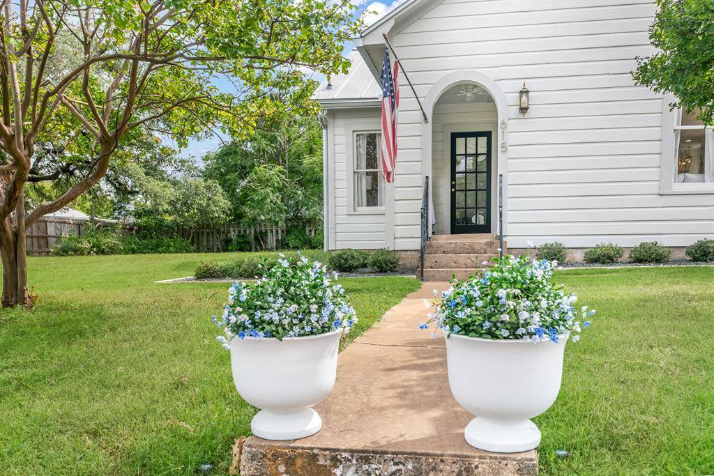 Fredericksburg, TX 78624,615 Travis St