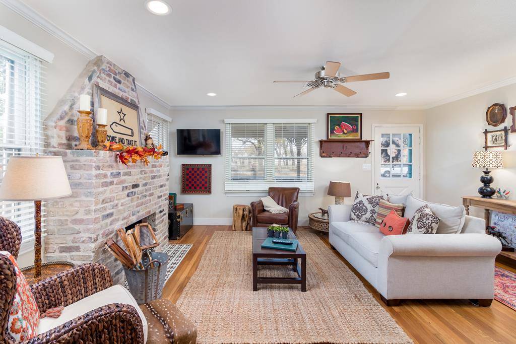 Fredericksburg, TX 78624,203 Travis St