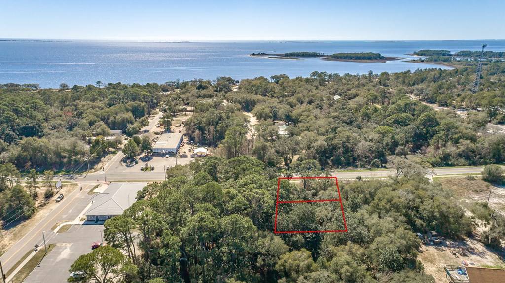 Carrabelle, FL 32322,207 Se 11th St