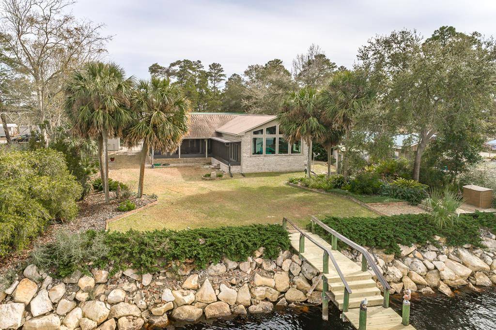 Carrabelle, FL 32322,556 River Rd