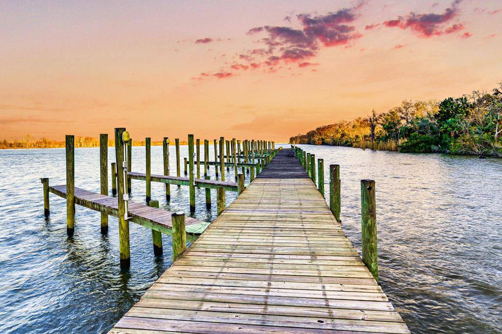 Apalachicola, FL 32320,166 Manatees Bluff Way