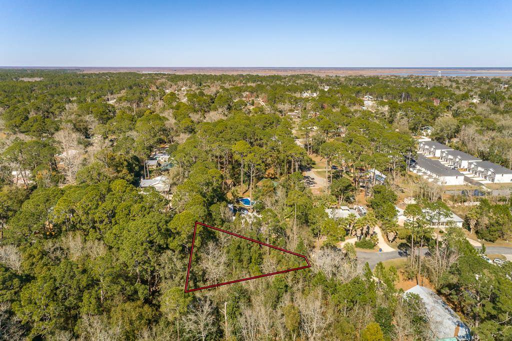 Apalachicola, FL 32320,162 Bay Colony Way
