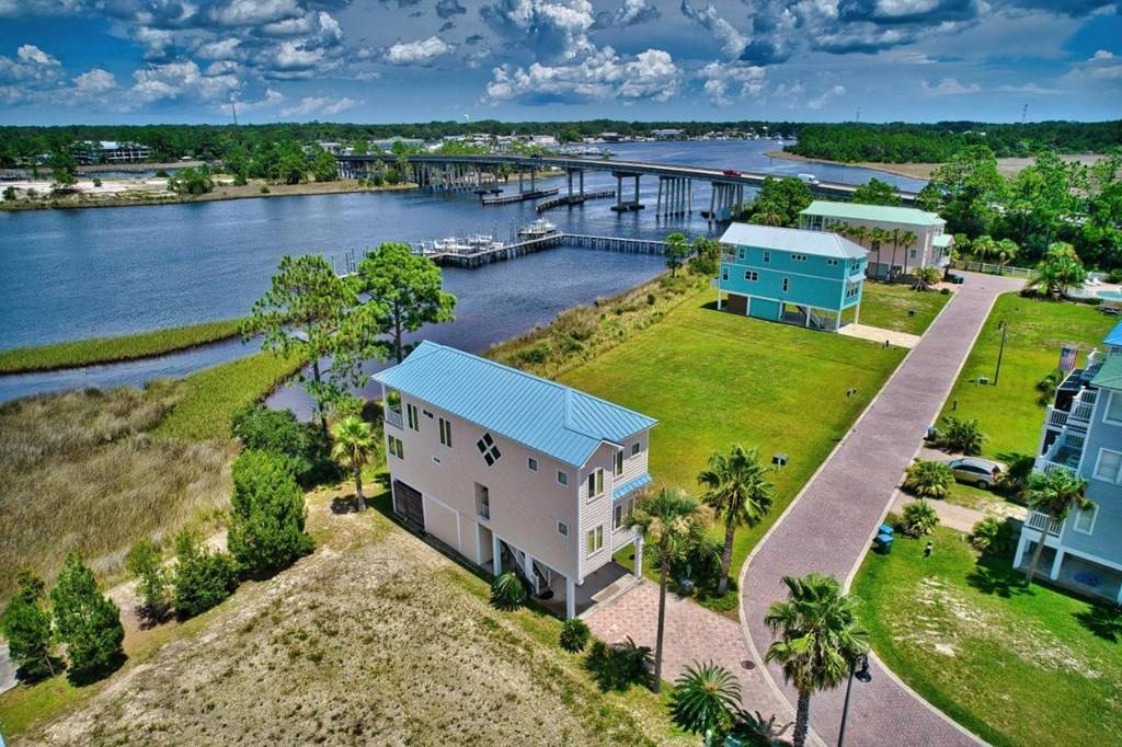 Carrabelle, FL 32322,107 Anglers Harbor Ct