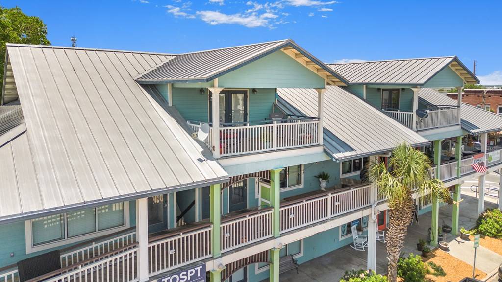 Apalachicola, FL 32320,76 Market St