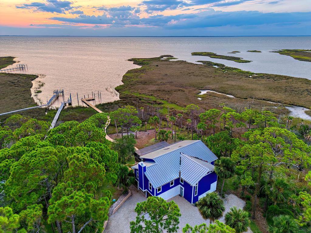 St. George Island, FL 32328,1735 Lark Ln