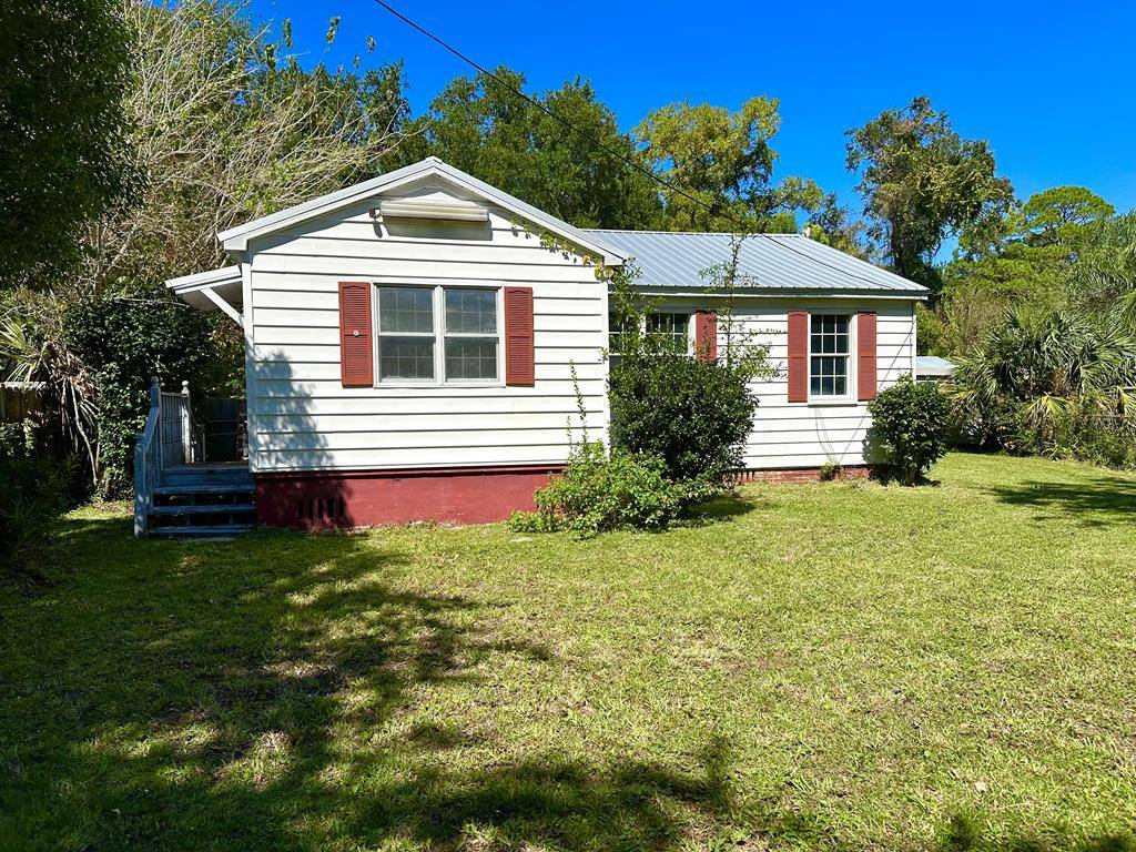 Apalachicola, FL 32320,253 Hwy 98