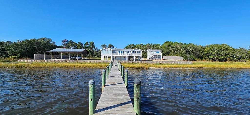 Carrabelle, FL 32322,1525 Gulf Ave