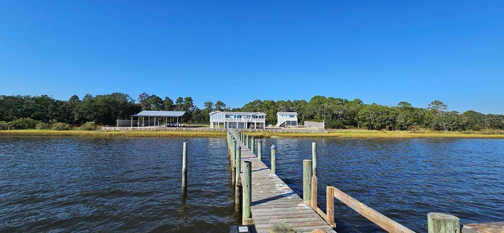 Carrabelle, FL 32322,1525 Gulf Ave