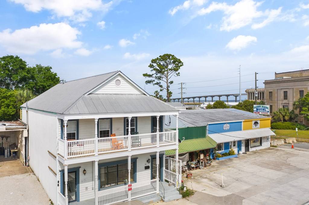 Apalachicola, FL 32320,51 Market St