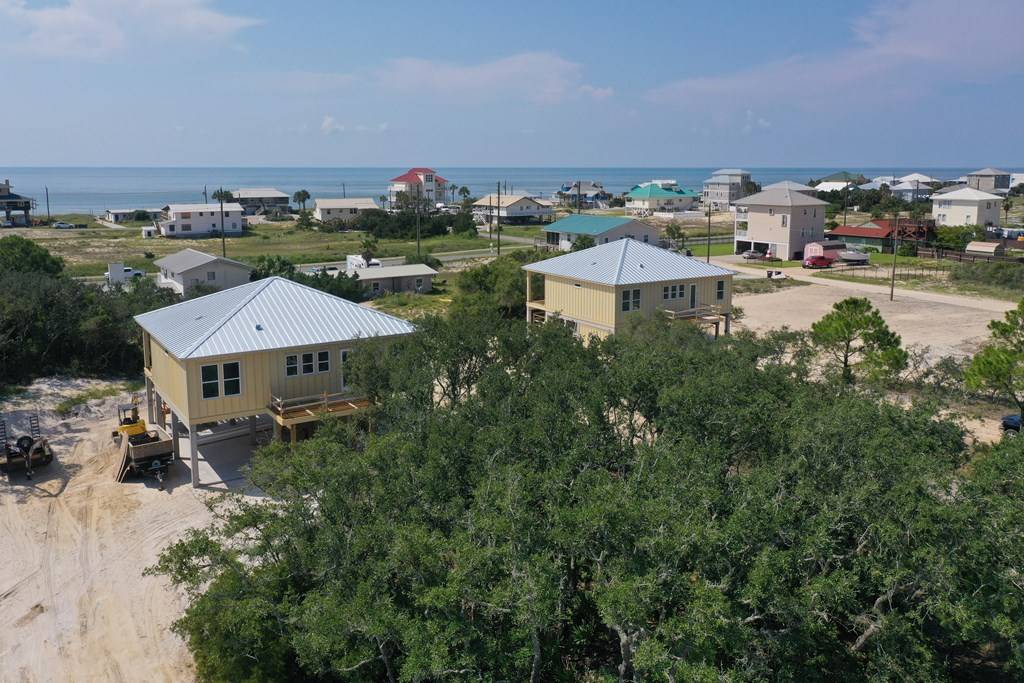 St. George Island, FL 32328,472 Pine Ave