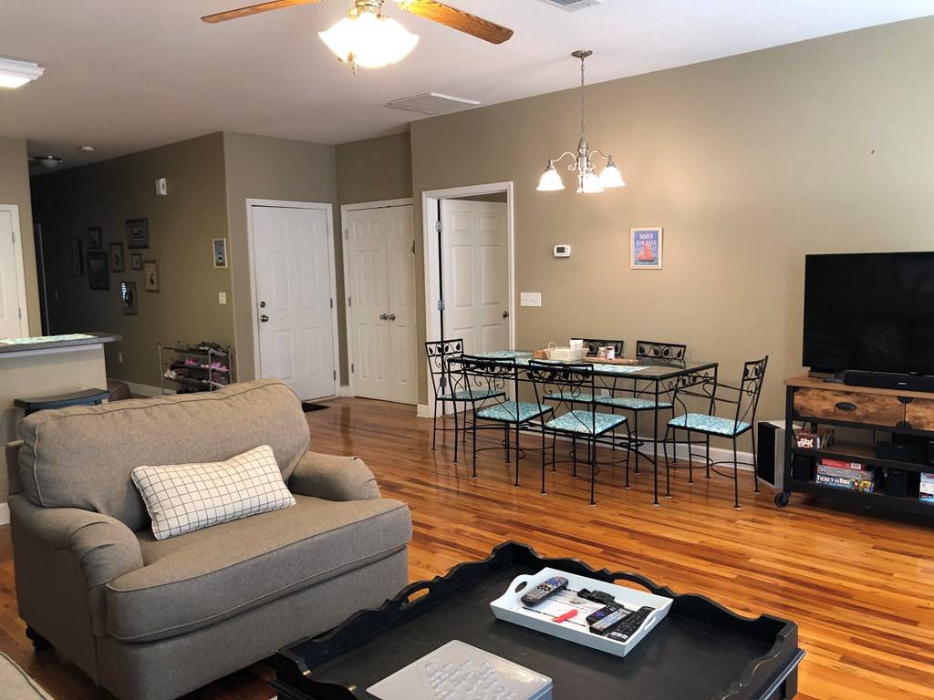 Carrabelle, FL 32322,502B E Meridian Ave