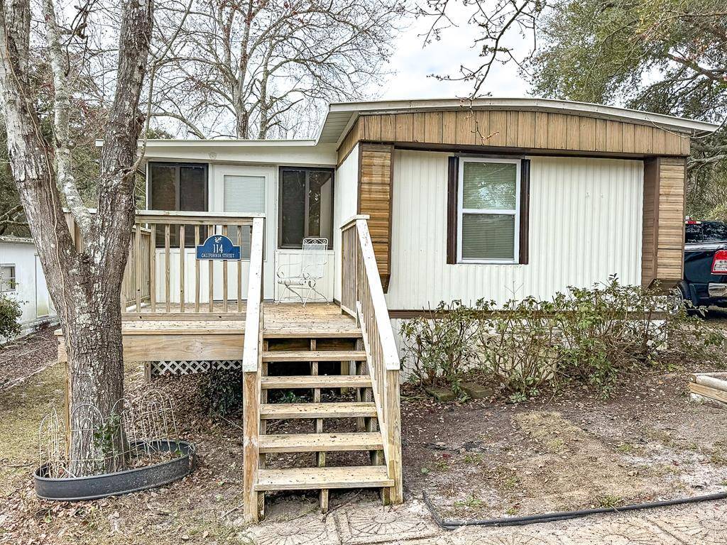 Carrabelle, FL 32322,114 California St