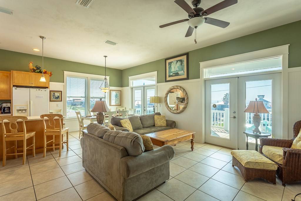 St. George Island, FL 32328,733 E Gulf Beach Dr