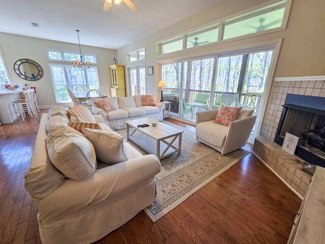 St. George Island, FL 32328,1605 Forsythia Trail