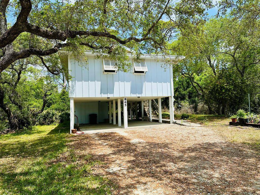 St. George Island, FL 32328,865 W Pine Ave