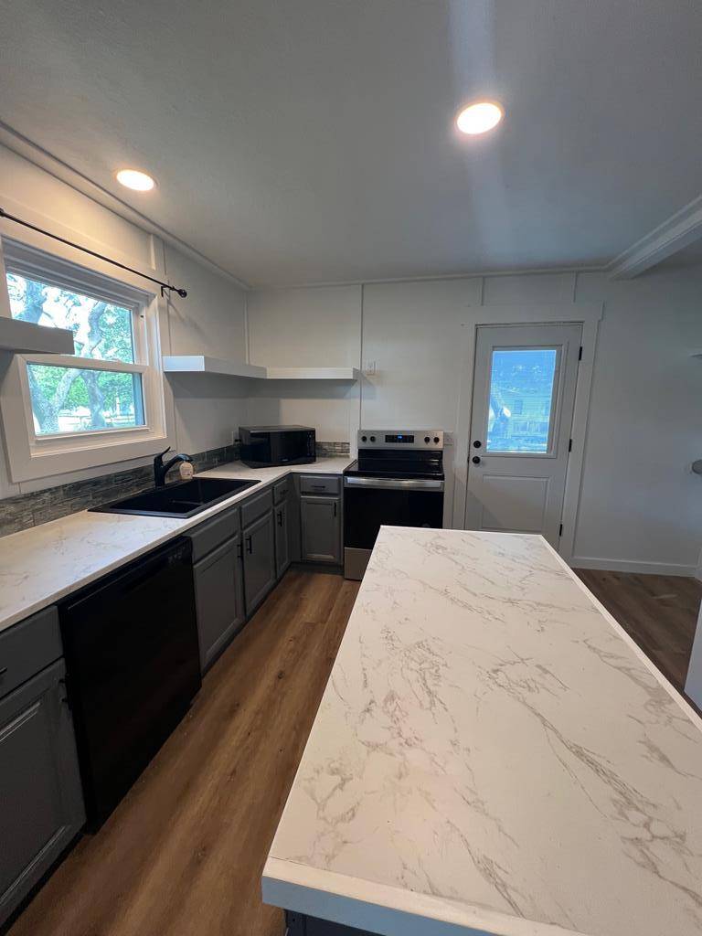 Eastpoint, FL 32328,496 Ave A