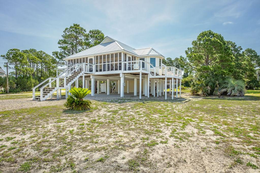 St. George Island, FL 32328,325 Marks St