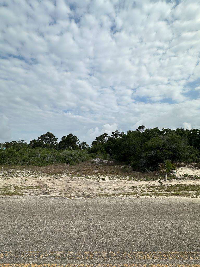 St. George Island, FL 32328,123 W Pine Ave