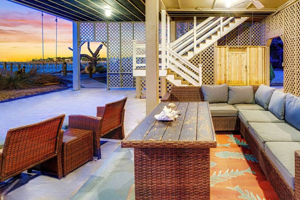 St. George Island, FL 32328,1419 Dove Ln