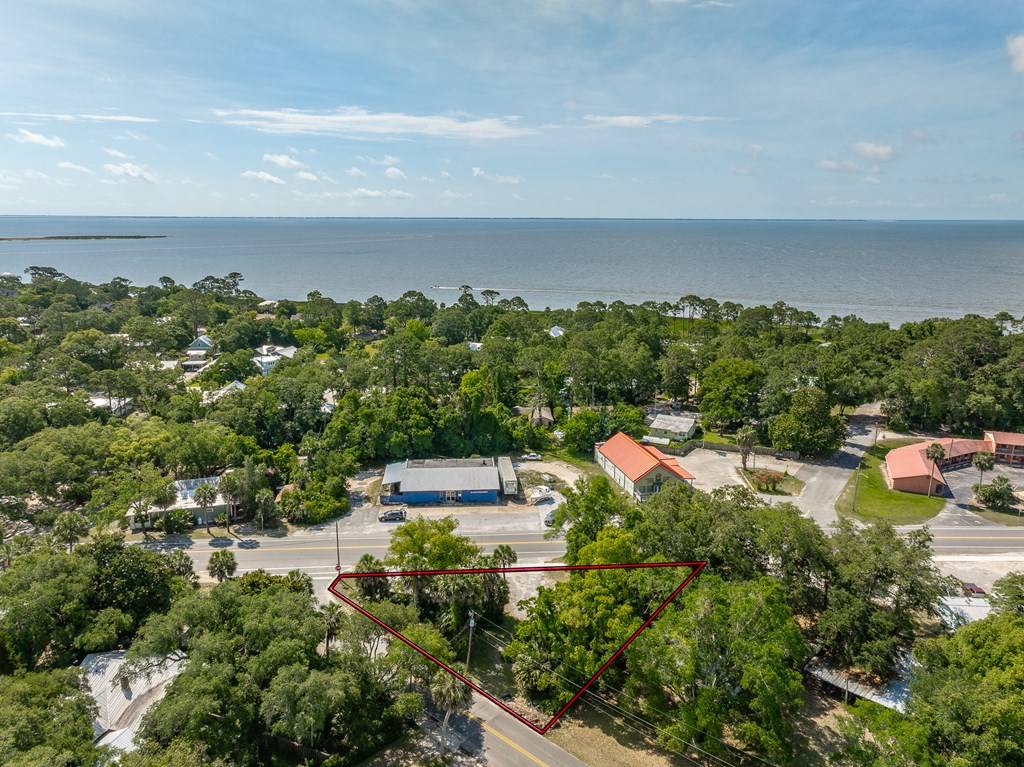 Apalachicola, FL 32320,229 Highway 98