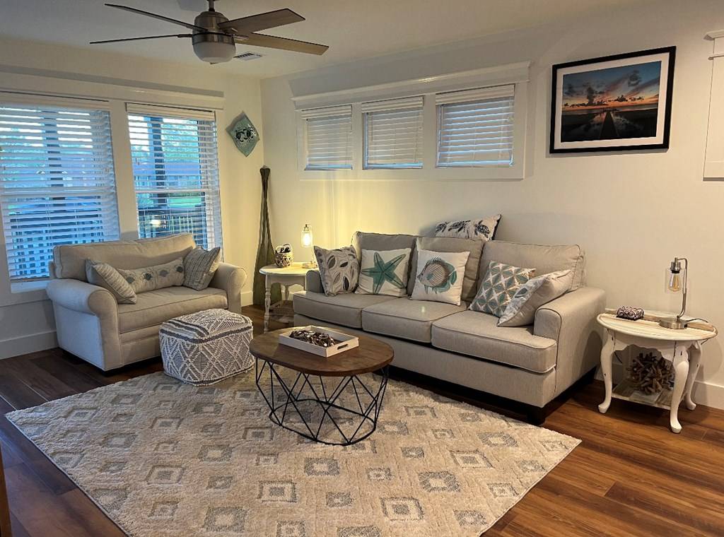 Port St. Joe, FL 32456,599 10th St