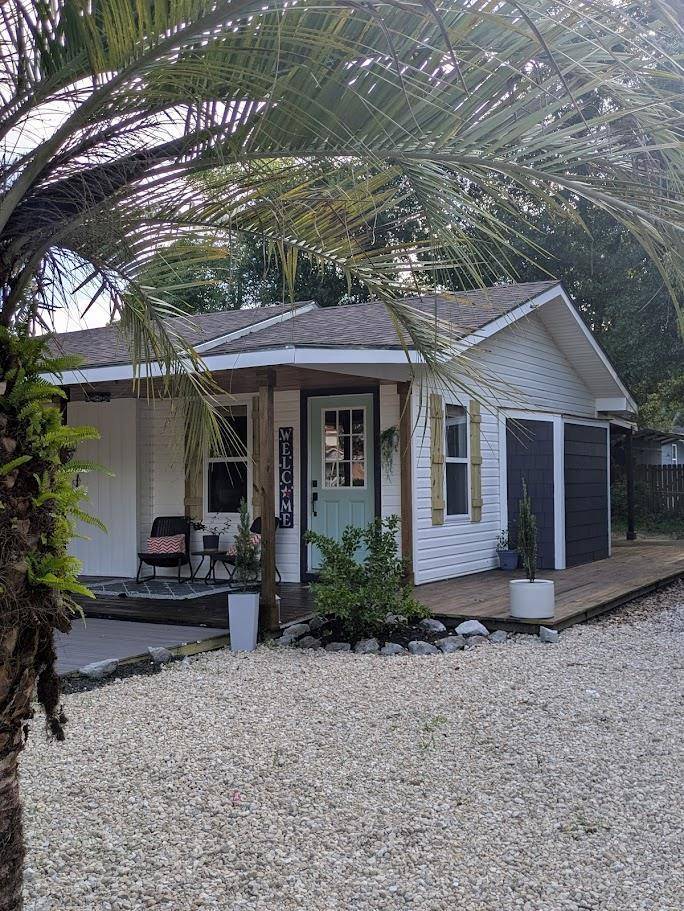 Carrabelle, FL 32322,603 W 3rd St