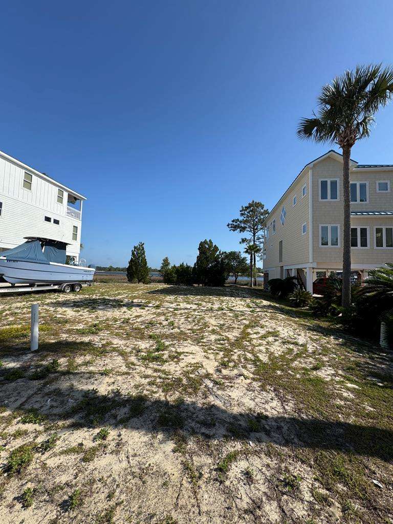 Carrabelle, FL 32322,105 Anglers Harbor Ct