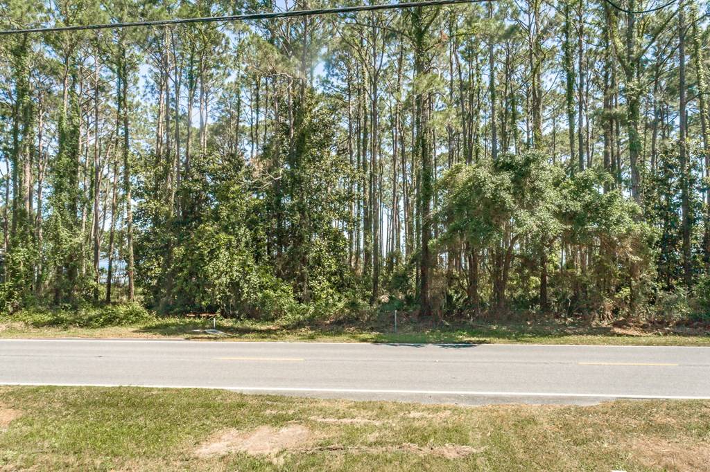 Carrabelle, FL 32322,2505 Hwy 98 E
