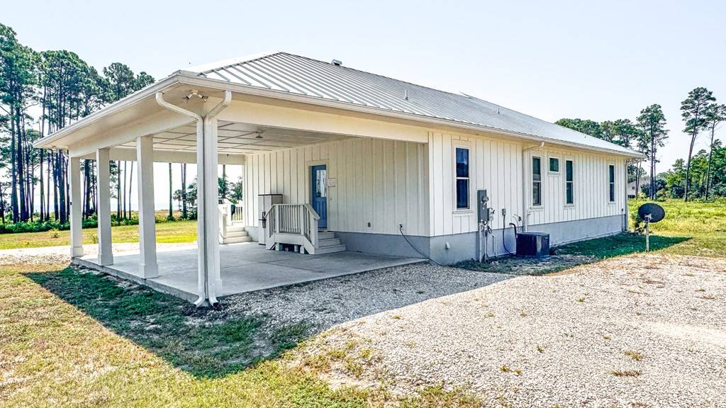 Carrabelle, FL 32322,110 Shell Bay Ct