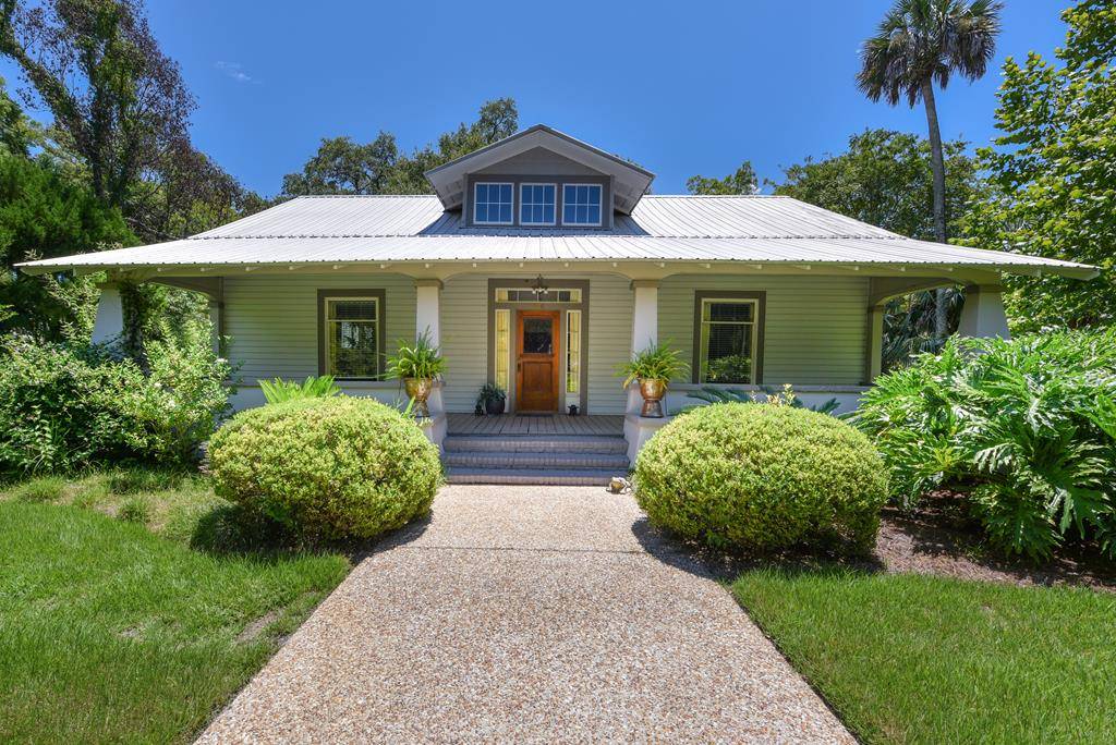 Apalachicola, FL 32320,160 Ave C